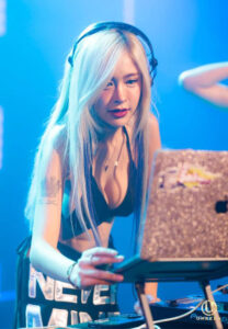 กีกี้ เขมิกา-amiable