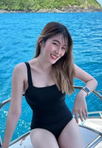 น้องน้ำตาลขม-ยิ้มหวาน