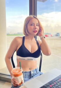 มอส ธนพร