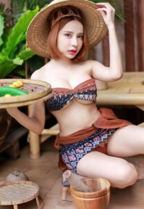 มอส ธนพร